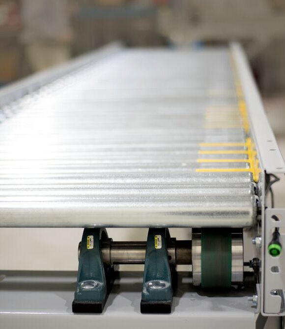 Conveyor edge close-up