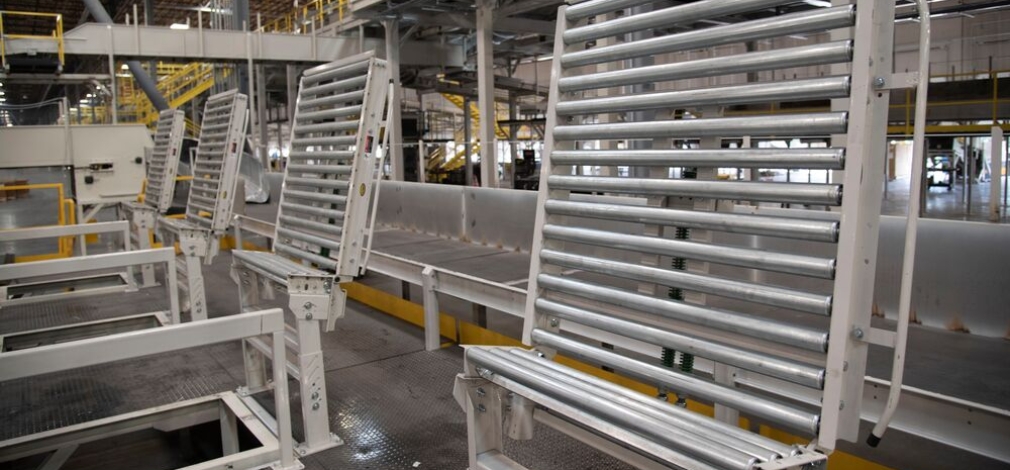 Conveyor safety gates